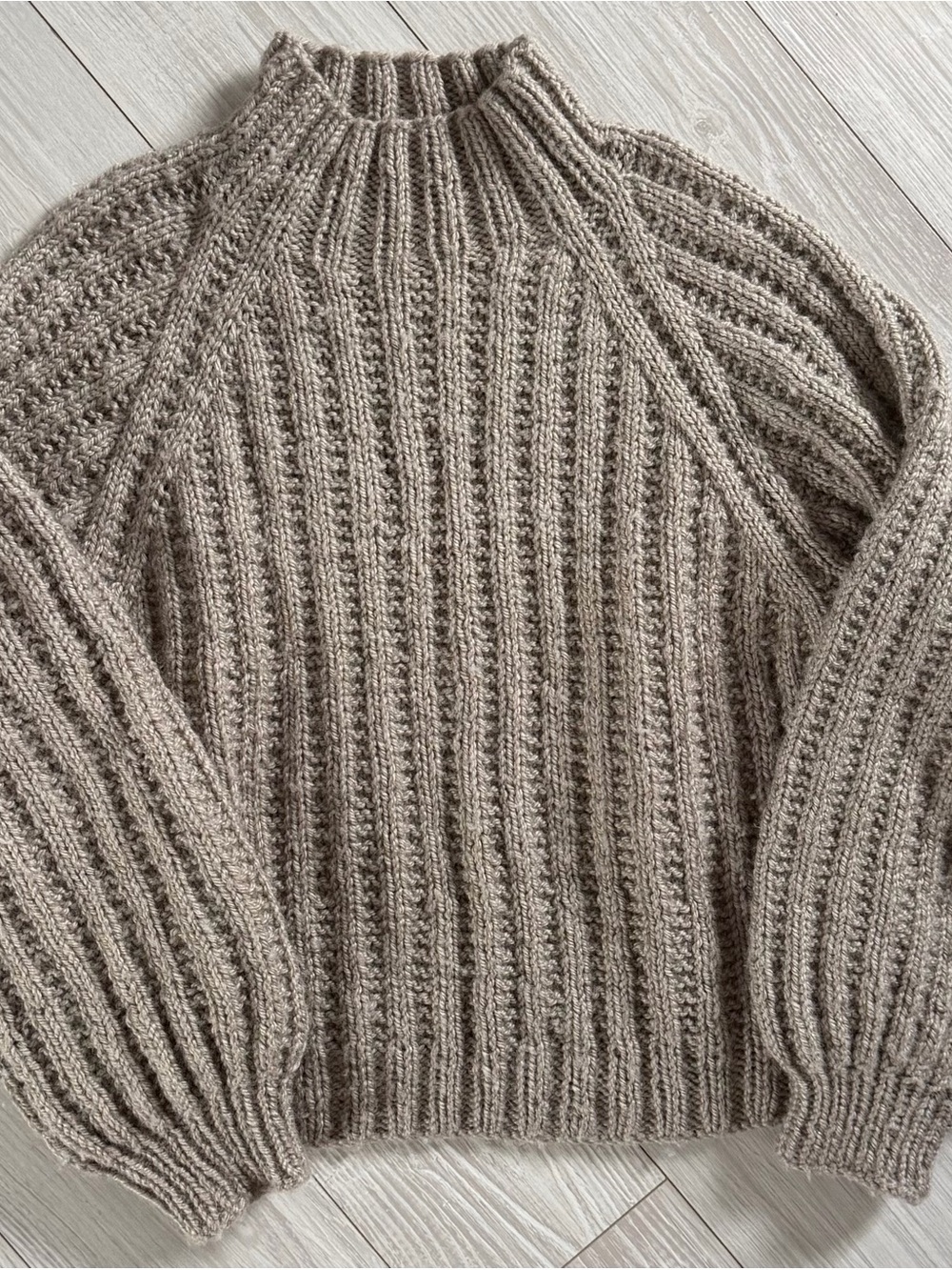 Hand knit sweater - Picture 2 of 3